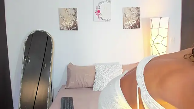 SarahCinnamon- online show from 03-02-26, 08:15