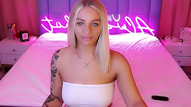 AllwaysHotJ online show from 12-20-24, 01:47