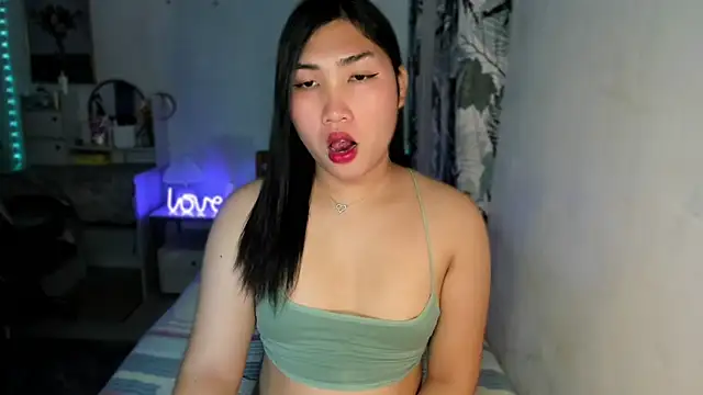 Miss Deliciousness online show from 02-03-25, 03:59