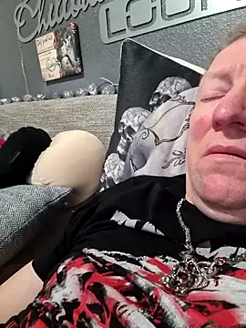 tomtom111111 online show from 02-28-25, 11:34