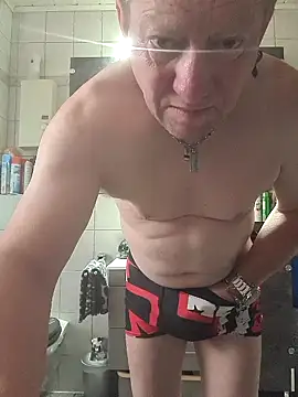 tomtom111111 online show from 09-13-25, 07:41