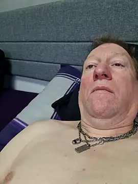 tomtom111111 online show from 11-01-25, 01:13