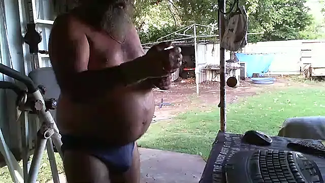 herbie010666 online show from 02-02-25, 08:24