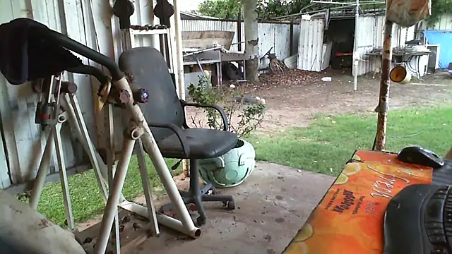 herbie010666 online show from 02-21-25, 08:29