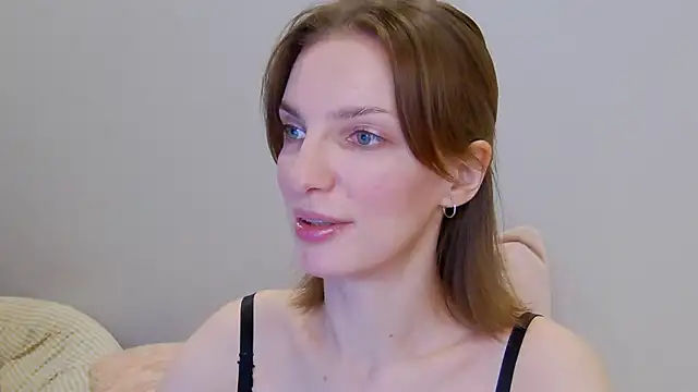 Snapshot of Beauty_Alex chatting on 01-19-25, 01:53 Beauty Alex online show from 01-19-25, 01:53