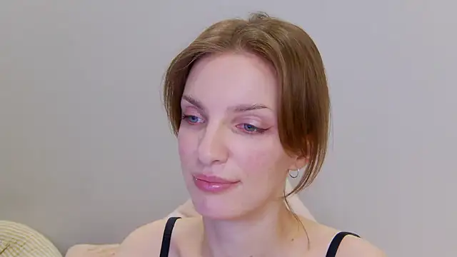 Snapshot of Beauty_Alex chatting on 01-28-25, 01:29 Beauty Alex online show from 01-28-25, 01:29