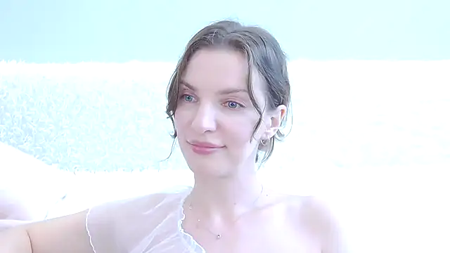 Snapshot of Beauty_Alex chatting on 06-25-26, 05:12 Beauty Alex online show from 06-25-26, 05:12