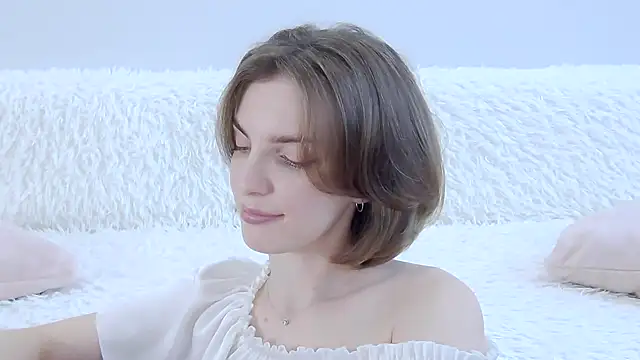 Snapshot of Beauty_Alex chatting on 07-10-26, 02:38 Beauty Alex online show from 07-10-26, 02:38