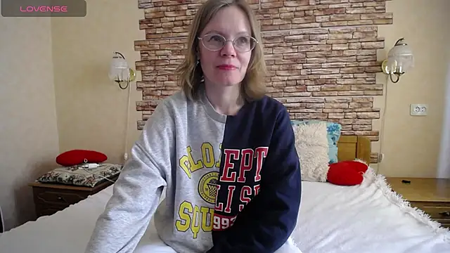 Snapshot of BlondyBabySweet chatting on 05-03-26, 10:54 BlondyBabySweet online show from 05-03-26, 10:54