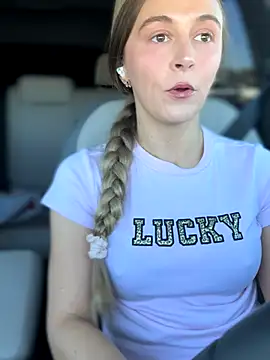 Snapshot of lunagirl13 chatting on 09-24-25, 05:05 lunagirl13 online show from 09-24-25, 05:05