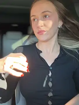 Snapshot of lunagirl13 chatting on 10-20-25, 09:59 lunagirl13 online show from 10-20-25, 09:59