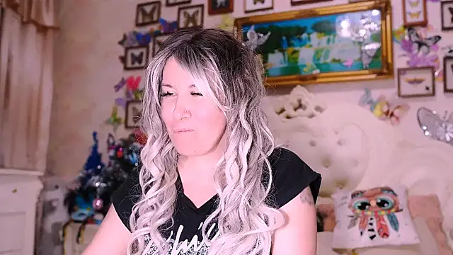 Snapshot of DirtySlut chatting on 03-11-25, 06:30 DirtySlut online show from 03-11-25, 06:30