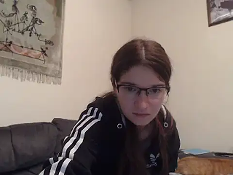 Snapshot of Geile-Luna chatting on 01-21-25, 08:32 Geile-Luna online show from 01-21-25, 08:32