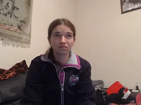 Snapshot of Geile-Luna chatting on 09-24-25, 05:38 Geile-Luna online show from 09-24-25, 05:38