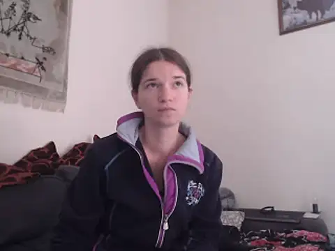 Snapshot of Geile-Luna chatting on 09-28-25, 02:44 Geile-Luna online show from 09-28-25, 02:44