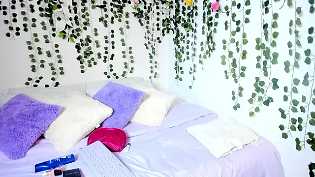 Snapshot of violeta_milleer chatting on 02-09-25, 02:29 violeta milleer online show from 02-09-25, 02:29