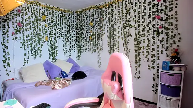 Snapshot of violeta_milleer chatting on 11-22-25, 05:23 violeta milleer online show from 11-22-25, 05:23