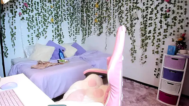 Snapshot of violeta_milleer chatting on 11-23-25, 05:13 violeta milleer online show from 11-23-25, 05:13