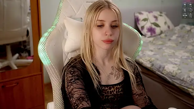 ho1yho1e online show from 04-25-26, 06:49