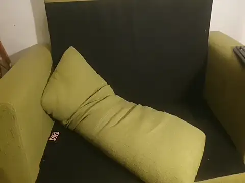 Snapshot of Lillisissi chatting on 01-13-25, 02:39 Lillisissi online show from 01-13-25, 02:39