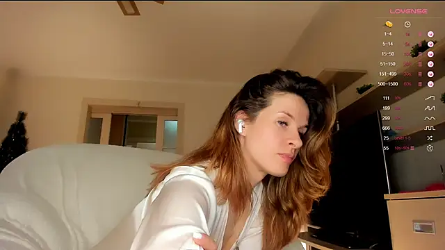 Snapshot of Butterfly-_ chatting on 01-30-25, 08:32 Butterfly- online show from 01-30-25, 08:32