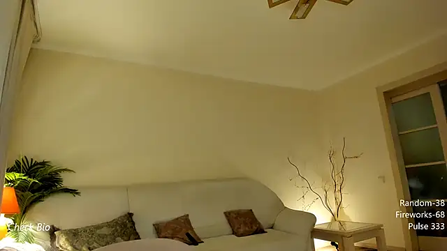 Snapshot of Butterfly-_ chatting on 03-16-25, 08:00 Butterfly- online show from 03-16-25, 08:00