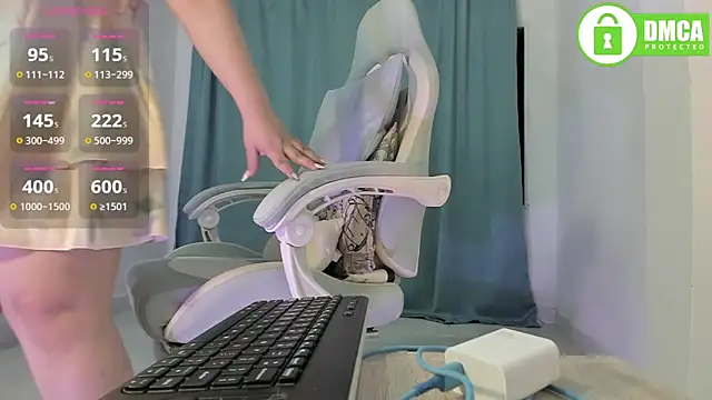 Snapshot of zoe_37 chatting on 10-16-25, 02:34 zoe 37 online show from 10-16-25, 02:34