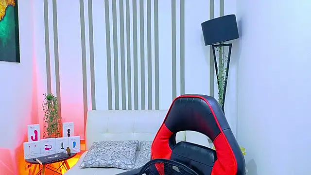 Britney taylor  online show from 12-04-25, 05:32