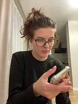 little belucci online show from 12-09-24, 03:22