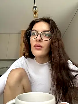 little belucci online show from 10-11-25, 01:31