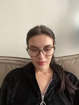 little belucci online show from 10-20-25, 01:11