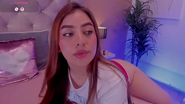 MaddyyLennon online show from 02-18-25, 05:21