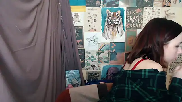 Snapshot of VeryVeryVeryShy_ chatting on 02-05-25, 09:46 VeryVeryVeryShy online show from 02-05-25, 09:46