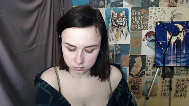 Snapshot of VeryVeryVeryShy_ chatting on 02-19-25, 09:50 VeryVeryVeryShy online show from 02-19-25, 09:50