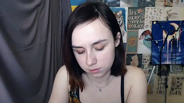 Snapshot of VeryVeryVeryShy_ chatting on 02-20-25, 12:47 VeryVeryVeryShy online show from 02-20-25, 12:47