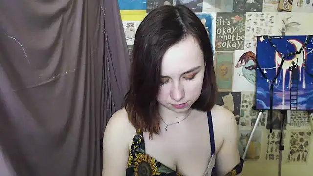 Snapshot of VeryVeryVeryShy_ chatting on 03-01-25, 09:51 VeryVeryVeryShy online show from 03-01-25, 09:51