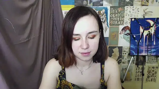 Snapshot of VeryVeryVeryShy_ chatting on 03-01-25, 12:56 VeryVeryVeryShy online show from 03-01-25, 12:56