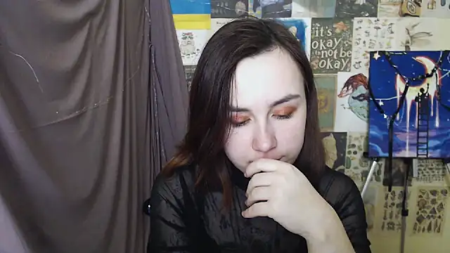 Snapshot of VeryVeryVeryShy_ chatting on 03-02-25, 09:31 VeryVeryVeryShy online show from 03-02-25, 09:31