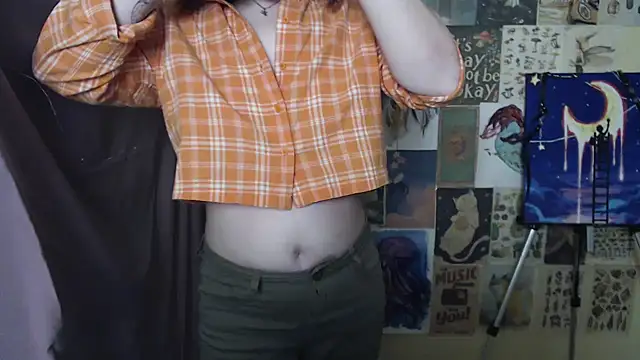 Snapshot of VeryVeryVeryShy_ chatting on 03-07-25, 12:34 VeryVeryVeryShy online show from 03-07-25, 12:34