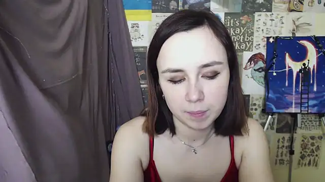 Snapshot of VeryVeryVeryShy_ chatting on 03-08-25, 10:43 VeryVeryVeryShy online show from 03-08-25, 10:43