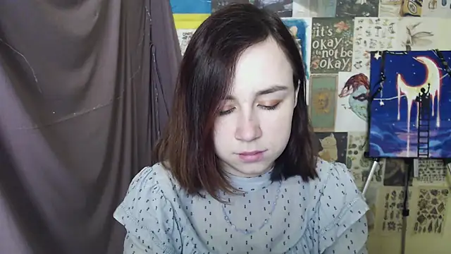 Snapshot of VeryVeryVeryShy_ chatting on 03-11-25, 06:43 VeryVeryVeryShy online show from 03-11-25, 06:43