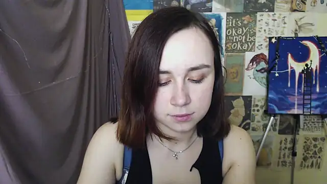 Snapshot of VeryVeryVeryShy_ chatting on 03-13-25, 09:54 VeryVeryVeryShy online show from 03-13-25, 09:54