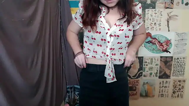 Snapshot of VeryVeryVeryShy_ chatting on 09-16-25, 04:19 VeryVeryVeryShy online show from 09-16-25, 04:19