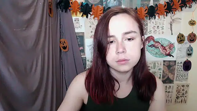 Snapshot of VeryVeryVeryShy_ chatting on 10-13-25, 05:29 VeryVeryVeryShy online show from 10-13-25, 05:29