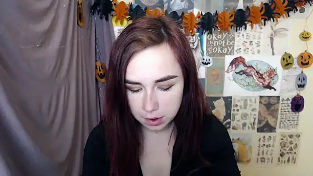 Snapshot of VeryVeryVeryShy_ chatting on 10-15-25, 05:40 VeryVeryVeryShy online show from 10-15-25, 05:40