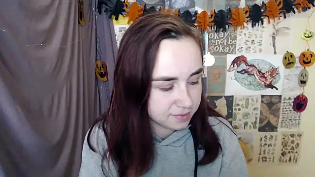 Snapshot of VeryVeryVeryShy_ chatting on 10-22-25, 05:56 VeryVeryVeryShy online show from 10-22-25, 05:56