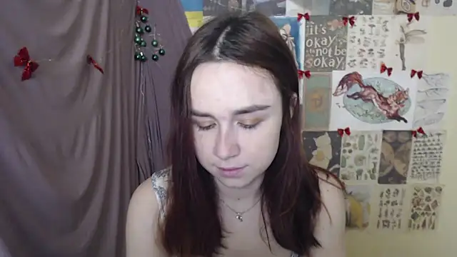 Snapshot of VeryVeryVeryShy_ chatting on 12-23-25, 09:29 VeryVeryVeryShy online show from 12-23-25, 09:29