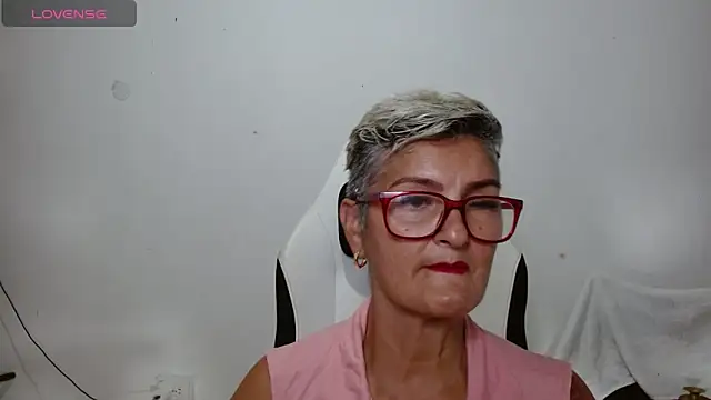 Snapshot of bety-cum2 chatting on 06-05-26, 11:54 bety-cum2 online show from 06-05-26, 11:54