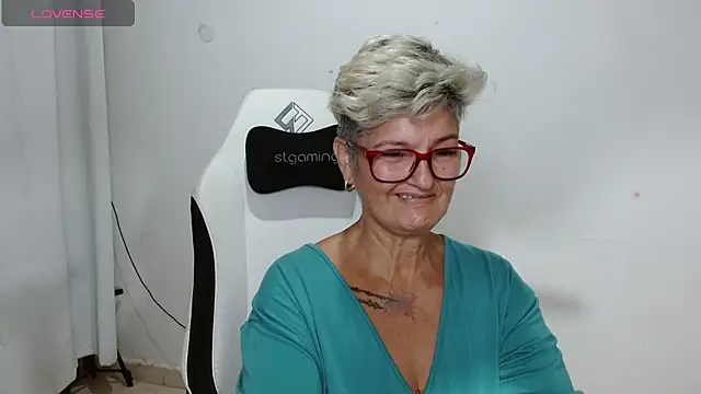 Snapshot of bety-cum2 chatting on 06-09-26, 12:28 bety-cum2 online show from 06-09-26, 12:28