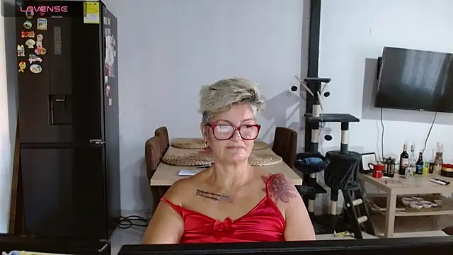Snapshot of bety-cum2 chatting on 06-16-26, 11:57 bety-cum2 online show from 06-16-26, 11:57